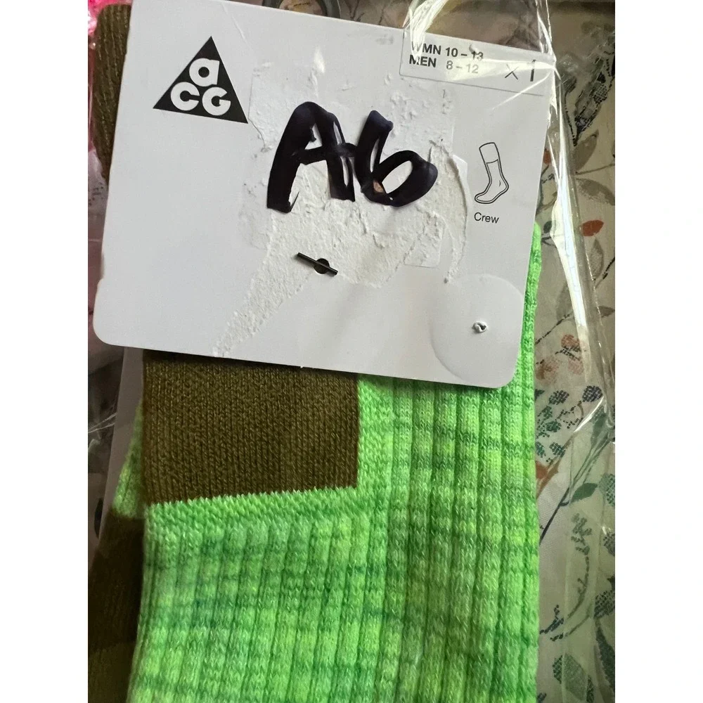 Nike ACG Crew Socks Men 8-12 Green Excellence Dri-Fit Outdoor